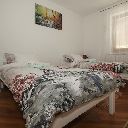 אוטוצאץ Apartman Lucija & Luka מראה חיצוני תמונה