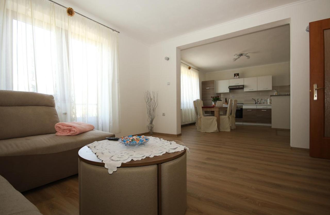 אוטוצאץ Apartman Lucija & Luka מראה חיצוני תמונה